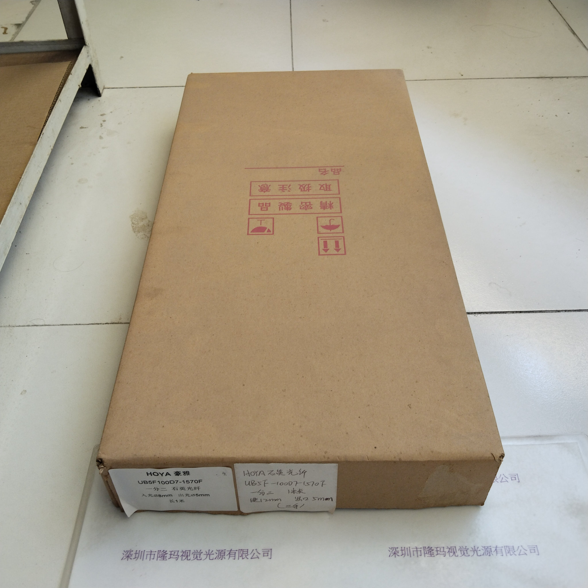 HOYA豪雅 UB5F-100D7-1570F 一分二石英光纤
